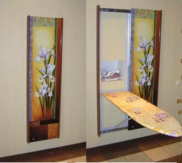 гладильная доска за зеркалом